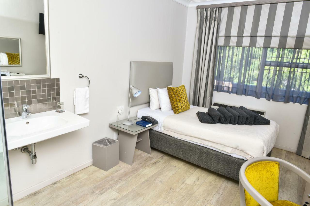 Hotel Cedarwoods Of Sandton